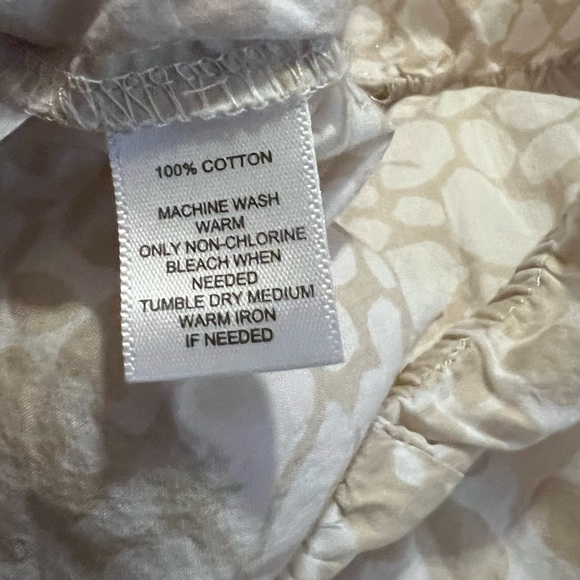 ⭐️LOFT Animal Ruffle Top - Picture 8 of 9